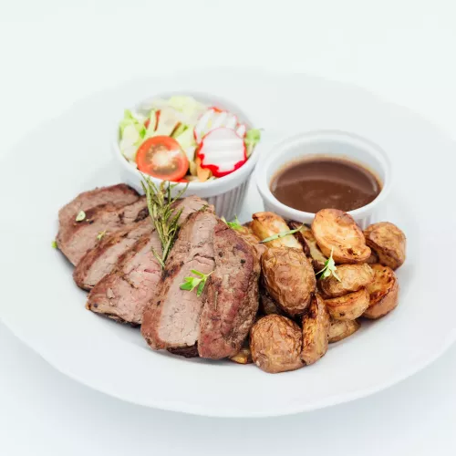 Mimo klasické hotelové služby nabízíme i Catering pro vaše akce.